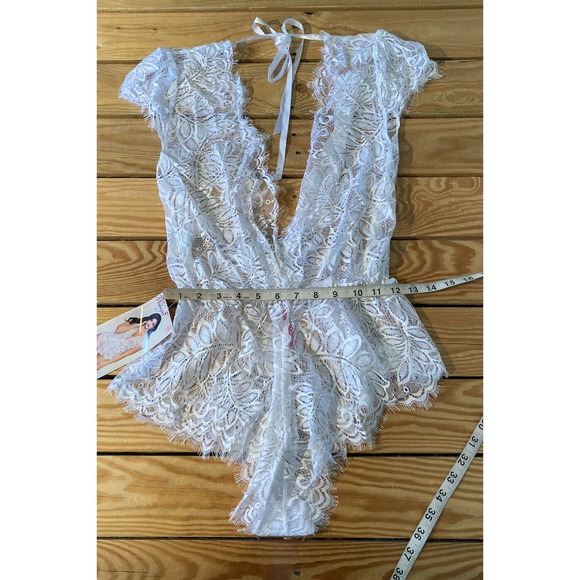 NWT Seven Til Midnight Eyelash Lace Romper Size Small Women’s White - Picture 9 of 10